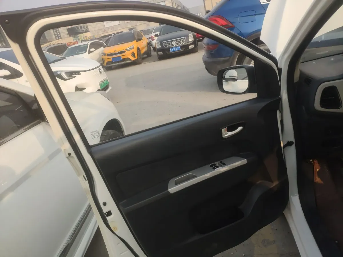 2015 ChangAn Oshan Eulove 1.2L 90HP L4 5MT,autocango,china used car exporter,china ev exporter,chinese used car exporter,chinese used ev exporter