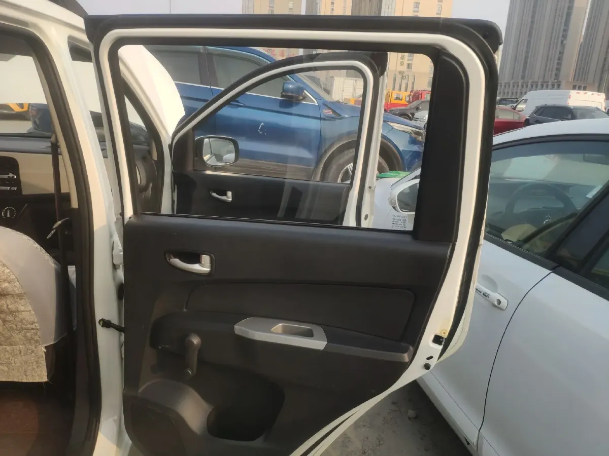 2015 ChangAn Oshan Eulove 1.2L 90HP L4 5MT,autocango,china used car exporter,china ev exporter,chinese used car exporter,chinese used ev exporter