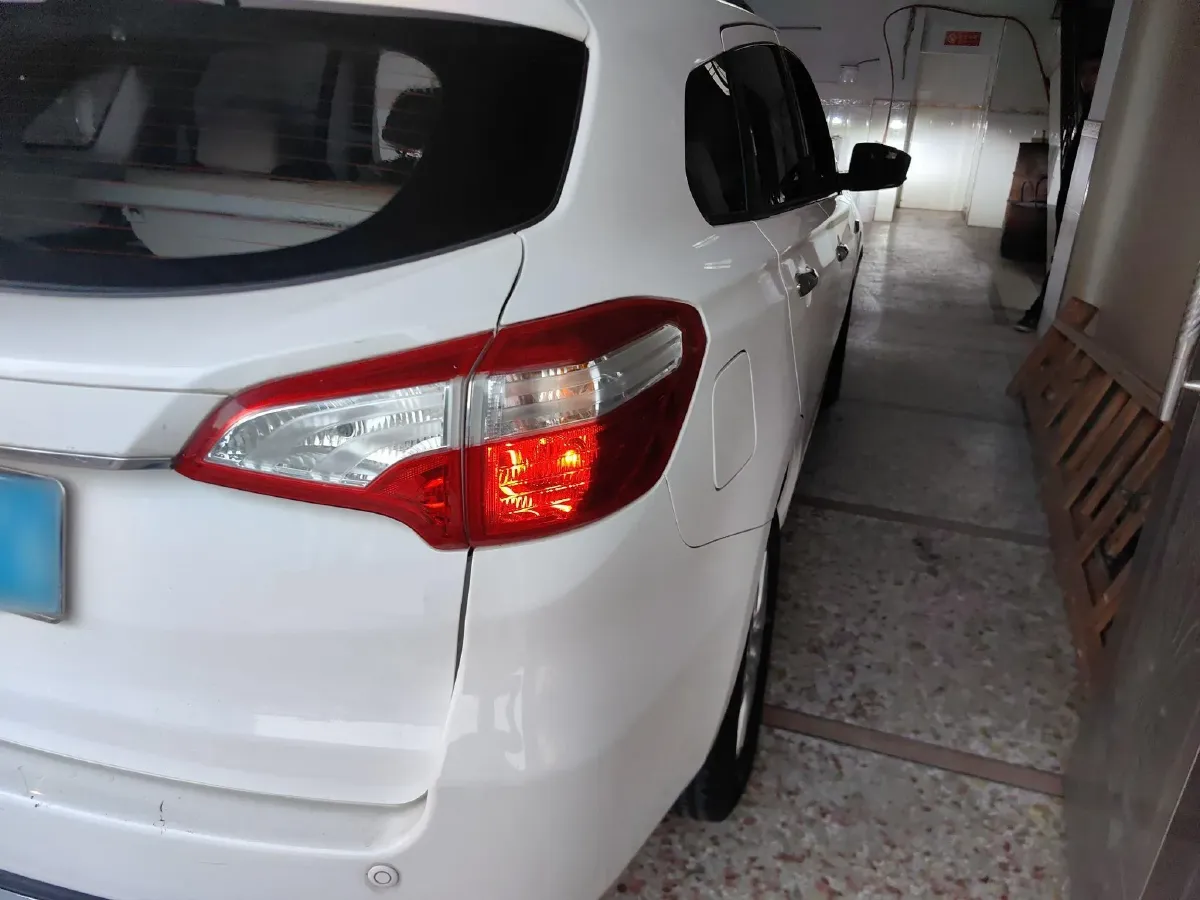 2015 Venucia T70 2.0L 144HP L4 6MT,autocango,china used car exporter,china ev exporter,chinese used car exporter,chinese used ev exporter