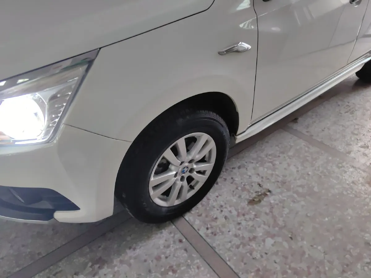 2015 Venucia T70 2.0L 144HP L4 6MT,autocango,china used car exporter,china ev exporter,chinese used car exporter,chinese used ev exporter