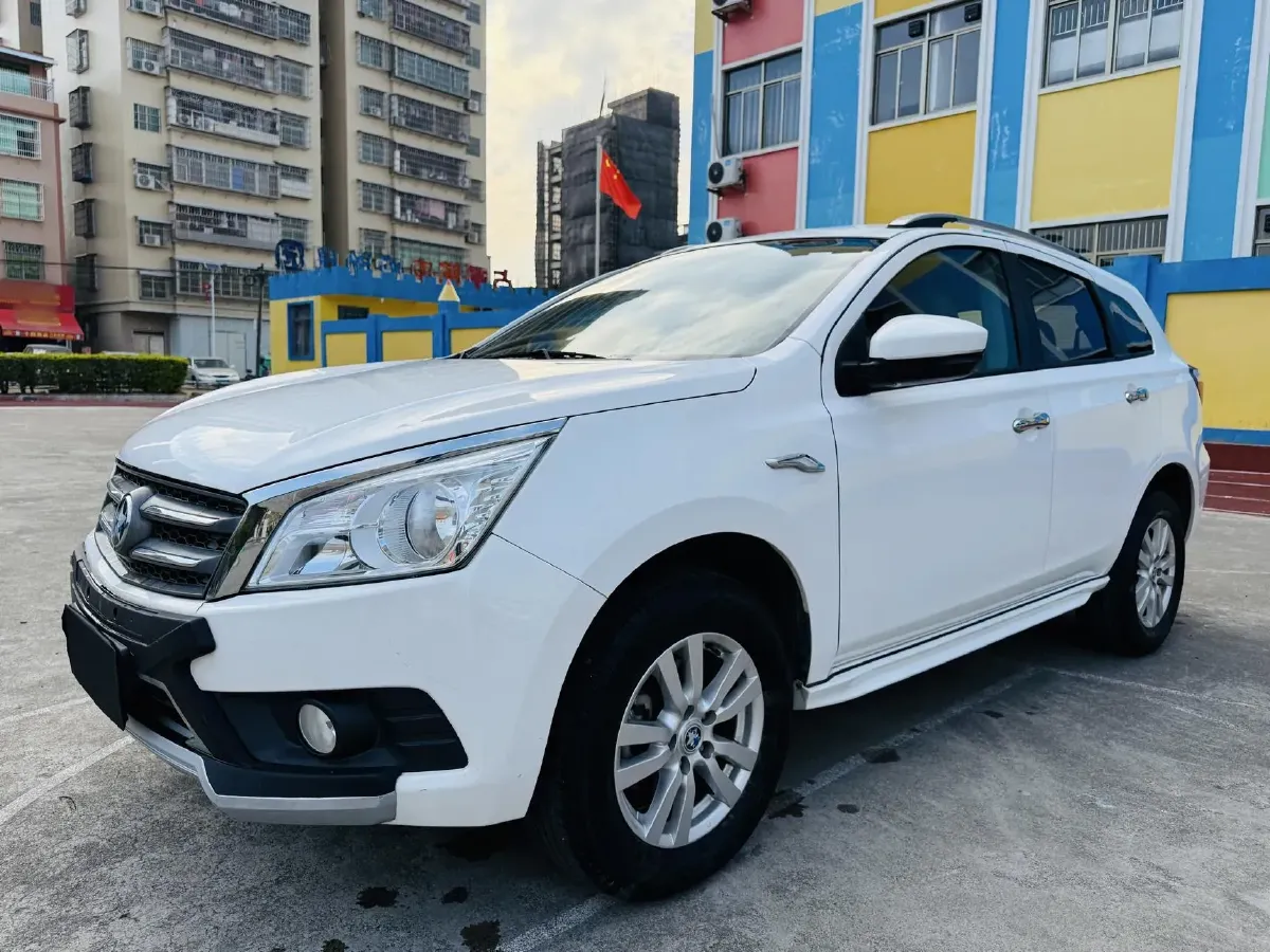 2015 Venucia T70 2.0L 144HP L4 6MT,autocango,china used car exporter,china ev exporter,chinese used car exporter,chinese used ev exporter