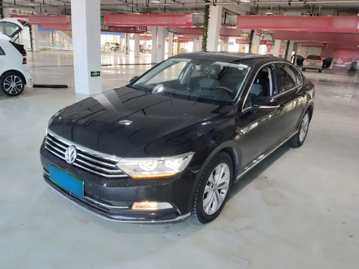 2017 Volkswagen Magotan 2.0T 220HP L4 7DCT