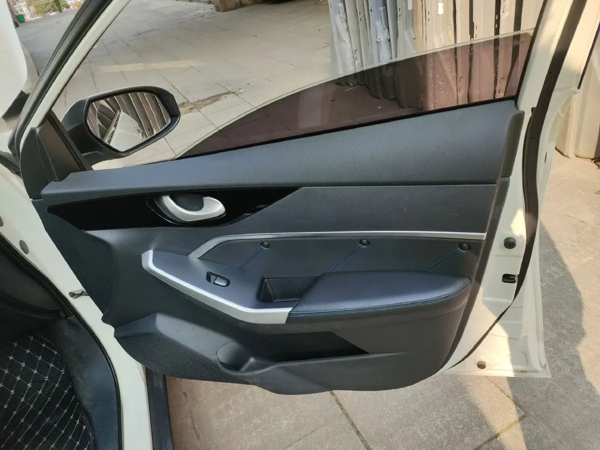 2022 Venucia D60 EV BEV 50KWH,autocango,china used car exporter,china ev exporter,chinese used car exporter,chinese used ev exporter