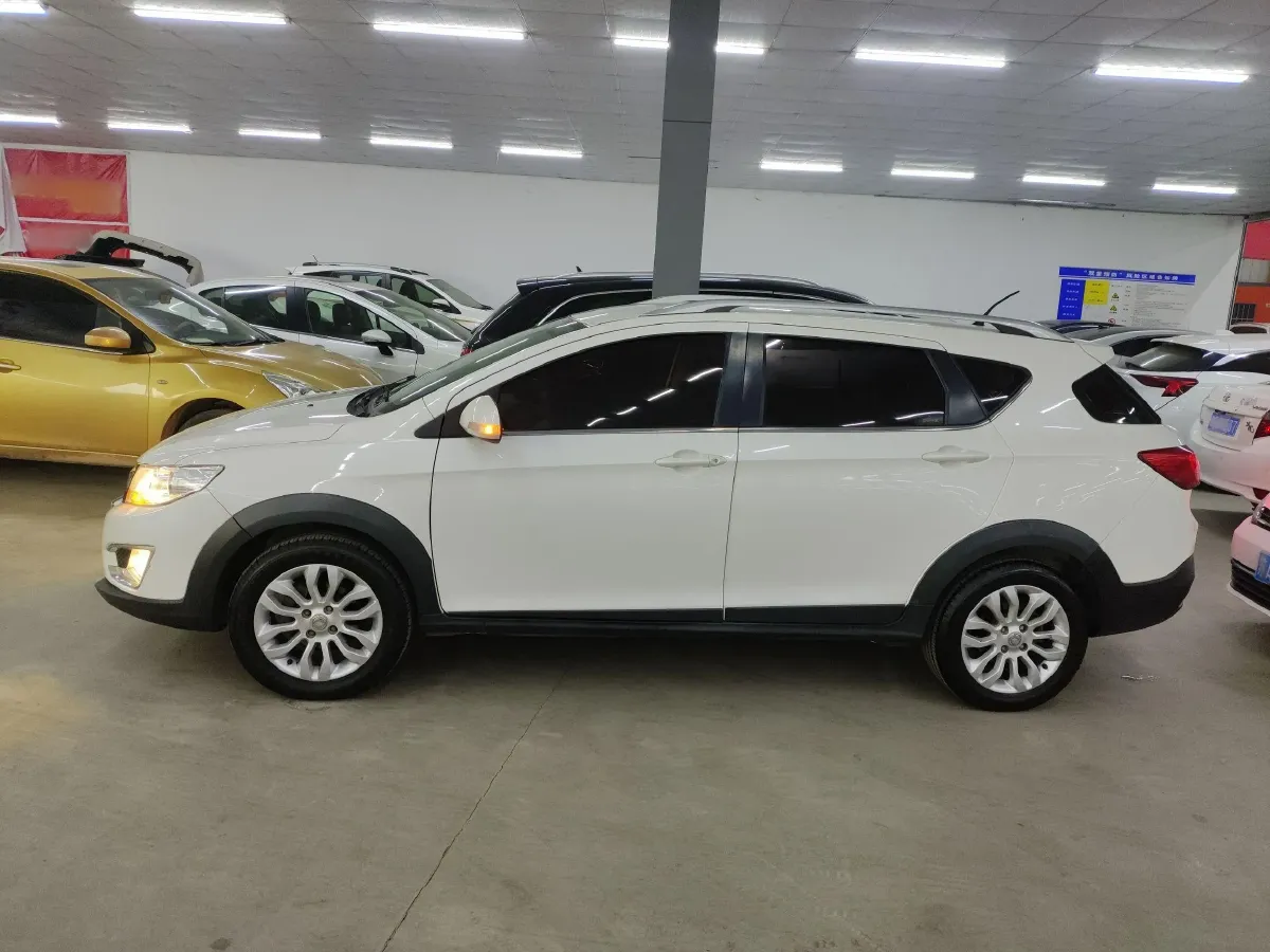 2017 DongFeng Aeolus AX3 1.5L 116HP L4 5MT,autocango,china used car exporter,china ev exporter,chinese used car exporter,chinese used ev exporter