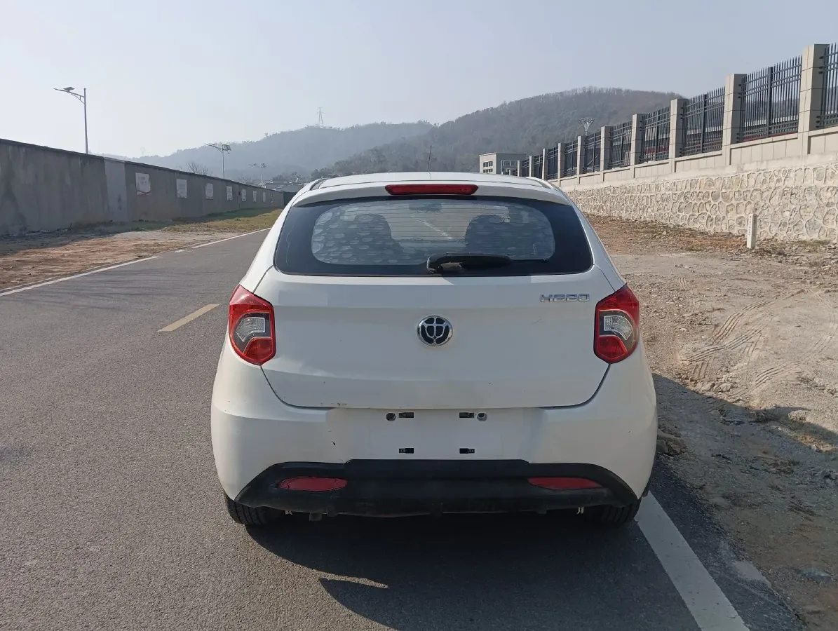 2014 Brilliance Auto H220 1.5L 105HP L4 5MT,autocango,china used car exporter,china ev exporter,chinese used car exporter,chinese used ev exporter