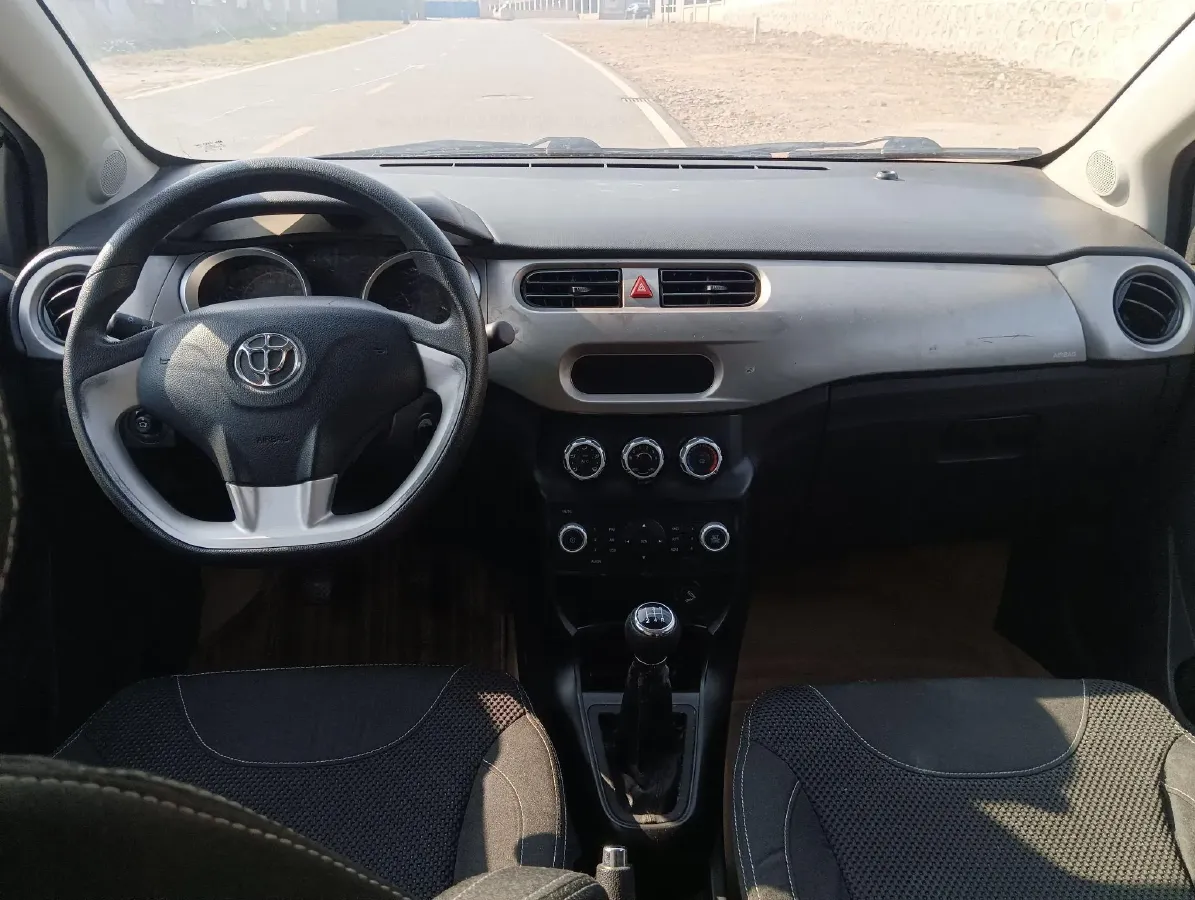 2014 Brilliance Auto H220 1.5L 105HP L4 5MT,autocango,china used car exporter,china ev exporter,chinese used car exporter,chinese used ev exporter