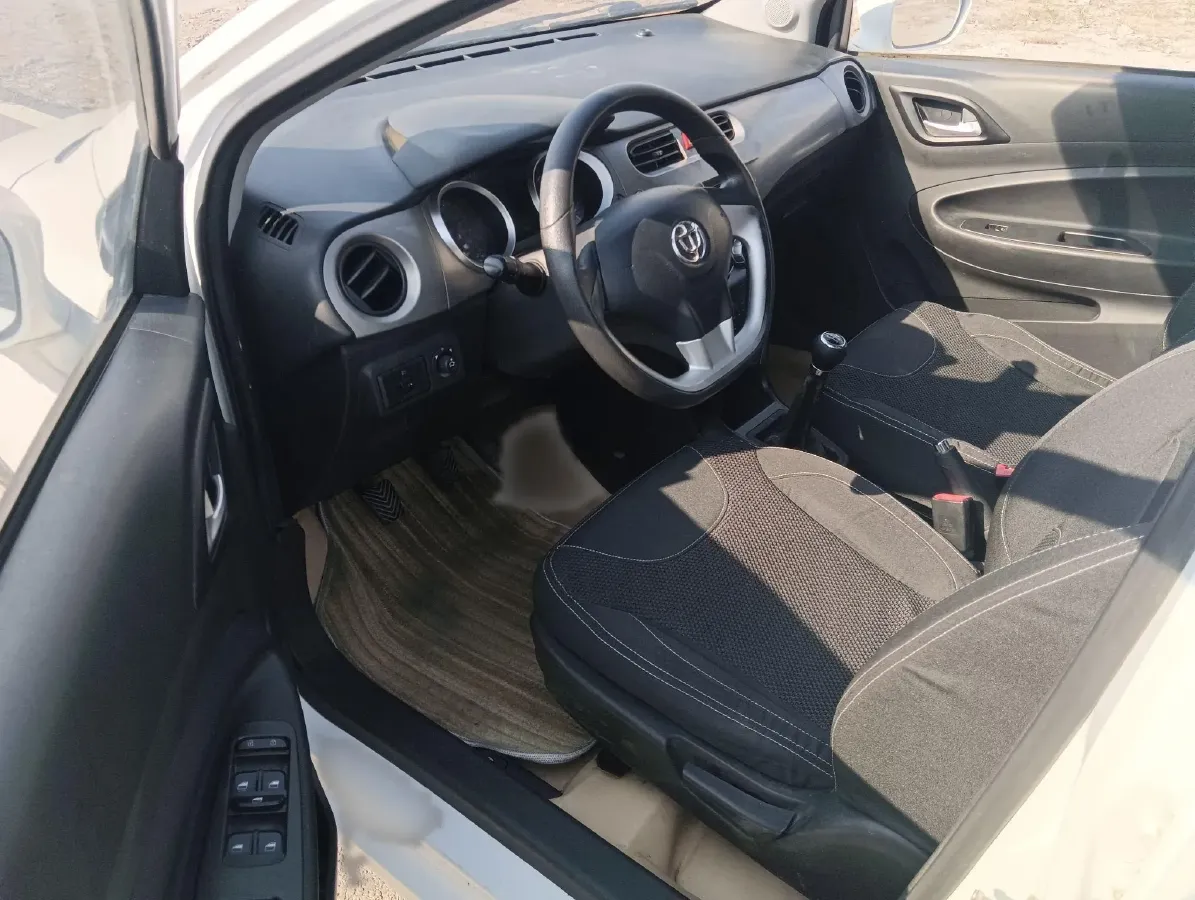 2014 Brilliance Auto H220 1.5L 105HP L4 5MT,autocango,china used car exporter,china ev exporter,chinese used car exporter,chinese used ev exporter