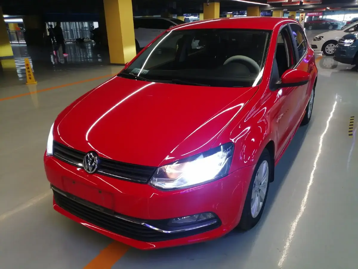 2014 Volkswagen Polo 1.4L 90HP L4 6AT