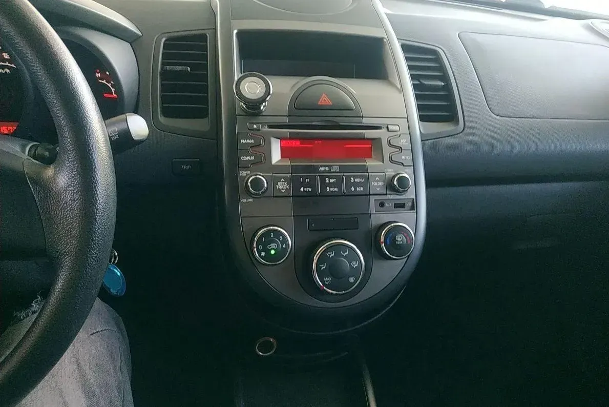 2013 Kia Soul 1.6L 123HP L4 5MT,autocango,china used car exporter,china ev exporter,chinese used car exporter,chinese used ev exporter