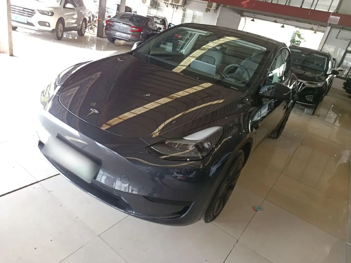 2024 Tesla Model Y BEV 60KWH