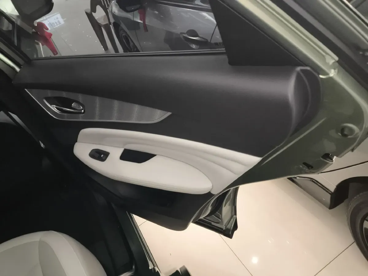 2023 Venucia Grand V DD-i 1.5T 163HP L4 E-CVT PHEV 18.4KWH,autocango,china used car exporter,china ev exporter,chinese used car exporter,chinese used ev exporter