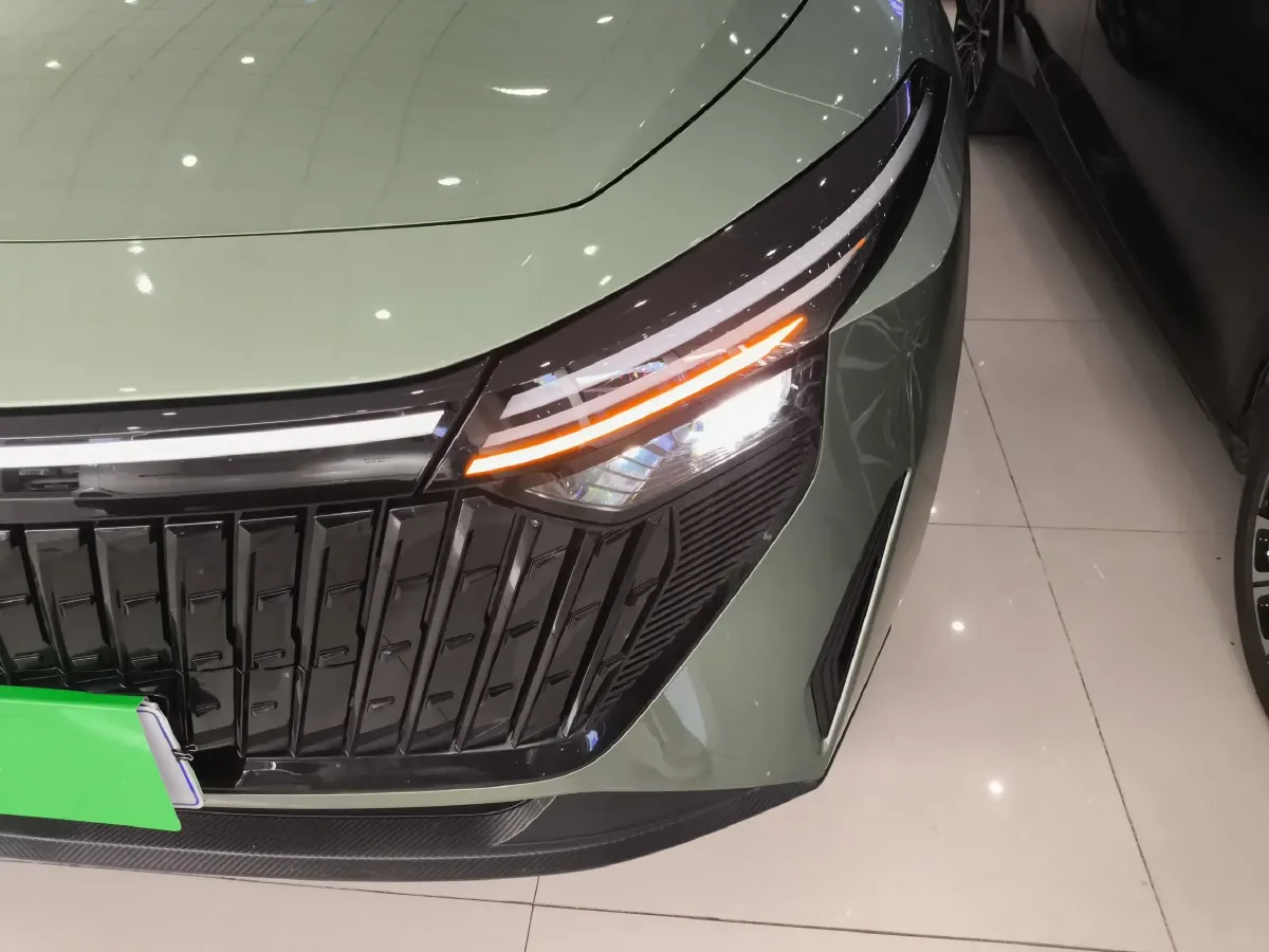 2023 Venucia Grand V DD-i 1.5T 163HP L4 E-CVT PHEV 18.4KWH,autocango,china used car exporter,china ev exporter,chinese used car exporter,chinese used ev exporter