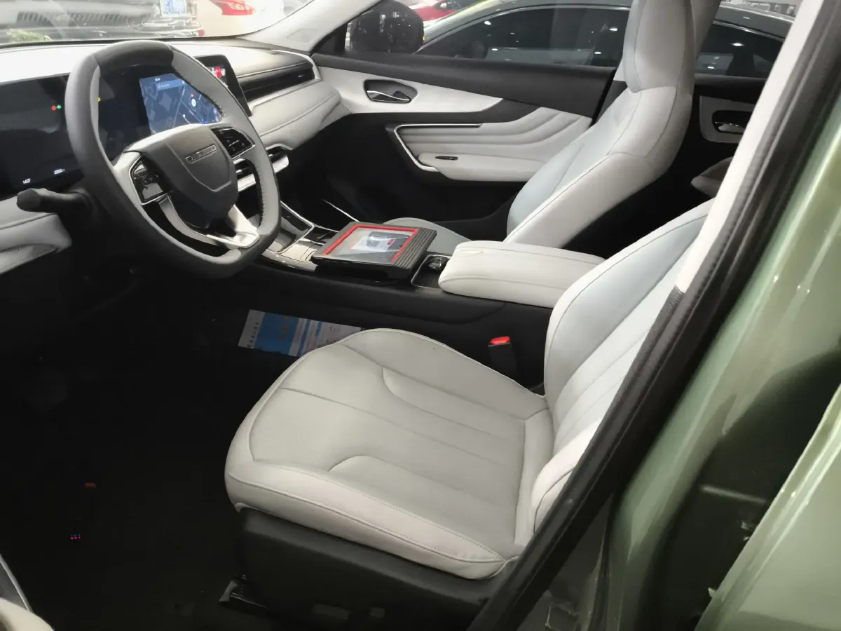 2023 Venucia Grand V DD-i 1.5T 163HP L4 E-CVT PHEV 18.4KWH,autocango,china used car exporter,china ev exporter,chinese used car exporter,chinese used ev exporter