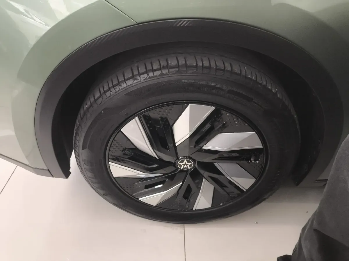 2023 Venucia Grand V DD-i 1.5T 163HP L4 E-CVT PHEV 18.4KWH,autocango,china used car exporter,china ev exporter,chinese used car exporter,chinese used ev exporter