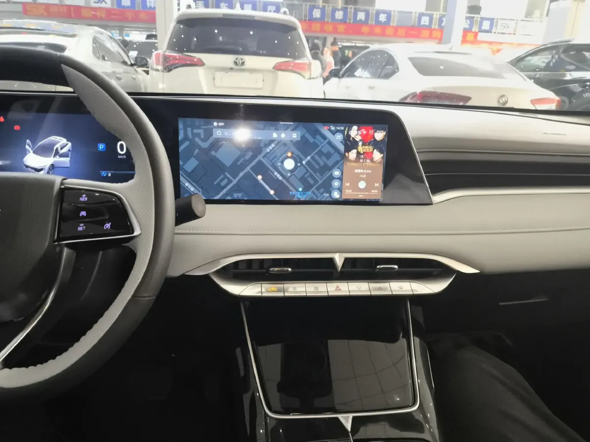 2023 Venucia Grand V DD-i 1.5T 163HP L4 E-CVT PHEV 18.4KWH,autocango,china used car exporter,china ev exporter,chinese used car exporter,chinese used ev exporter