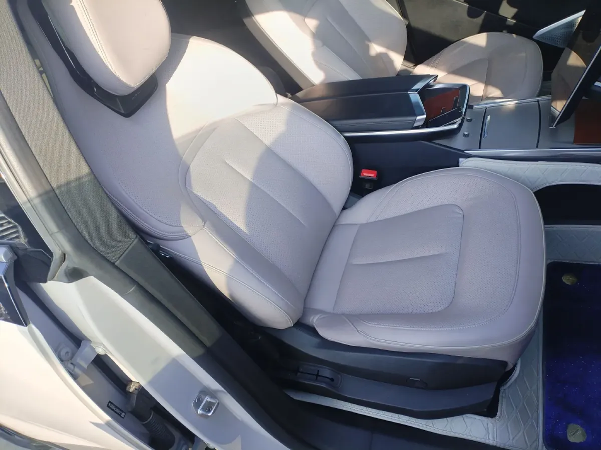 2023 HiPhi Y BEV 76.6KWH,autocango,china used car exporter,china ev exporter,chinese used car exporter,chinese used ev exporter