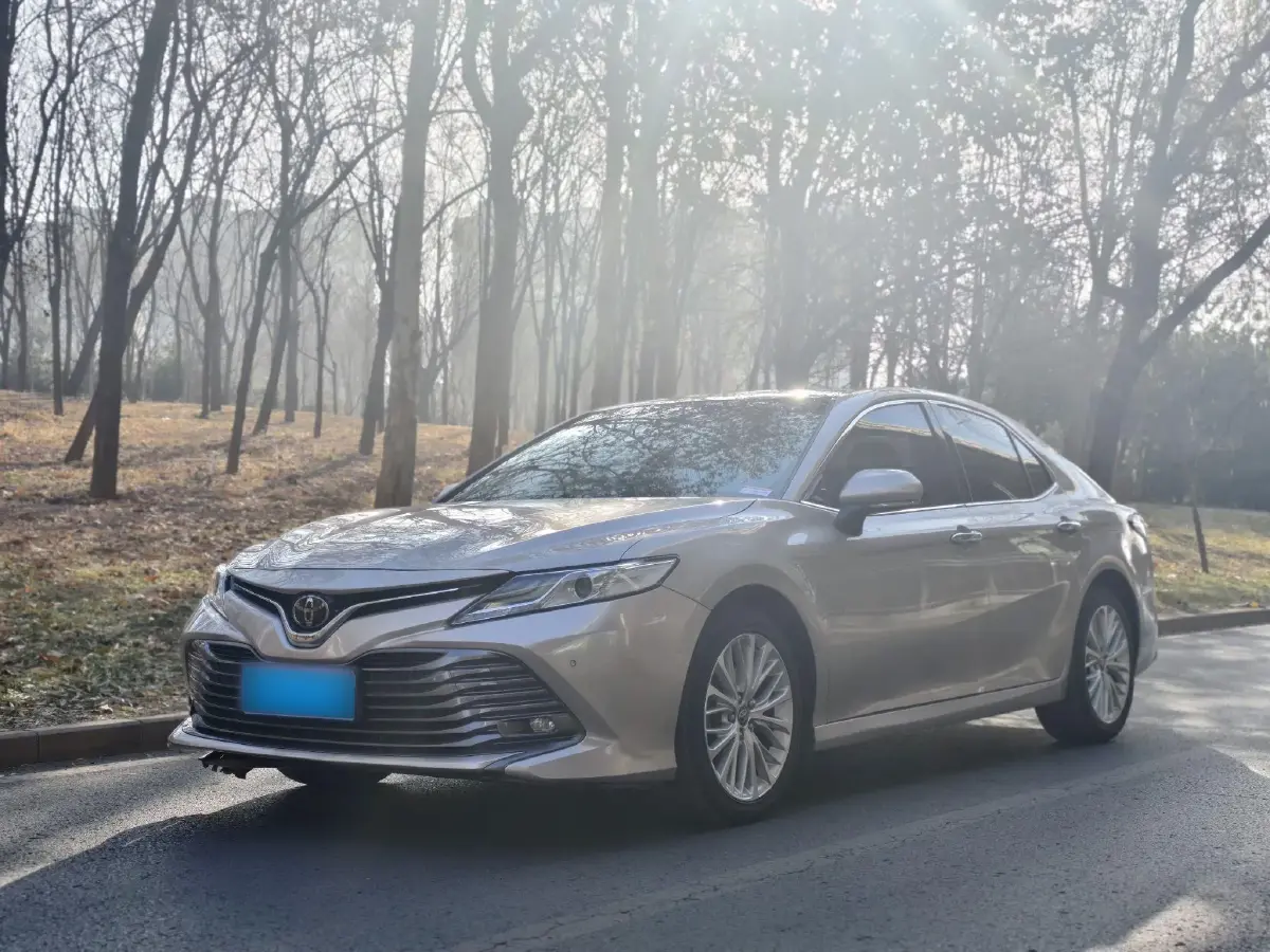 2018 Toyota Camry 2.5L 209HP L4 8AT