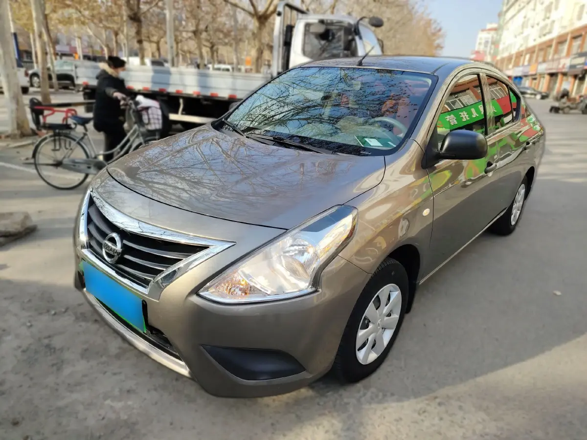 2015 Nissan Sunny 1.5L 112HP L4 CVT
