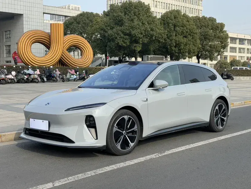 2023 NIO ET5T BEV 75KWH