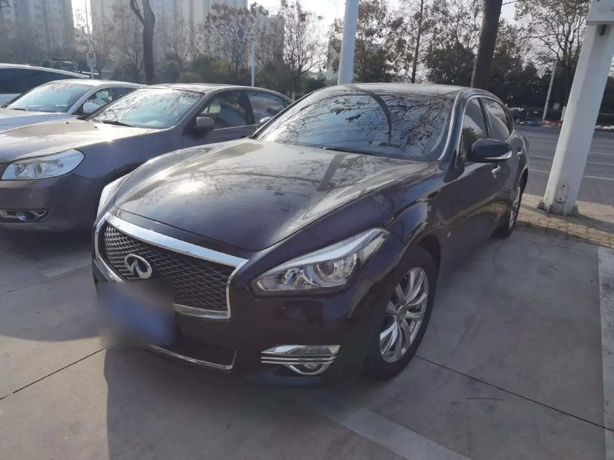 2017 Infiniti Q70 2.5L 222HP V6 7AT