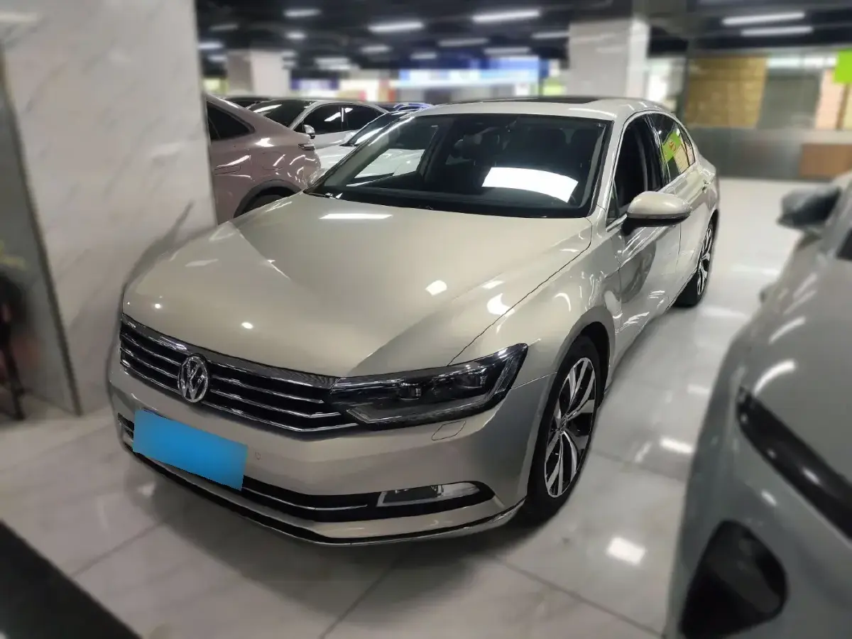 2017 Volkswagen Magotan 2.0T 220HP L4 7DCT