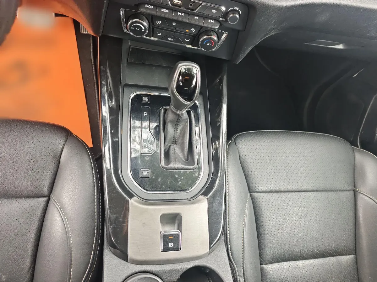 2018 DongFeng Fengon Fengon S560 1.8L 139HP L4 CVT,autocango,china used car exporter,china ev exporter,chinese used car exporter,chinese used ev exporter