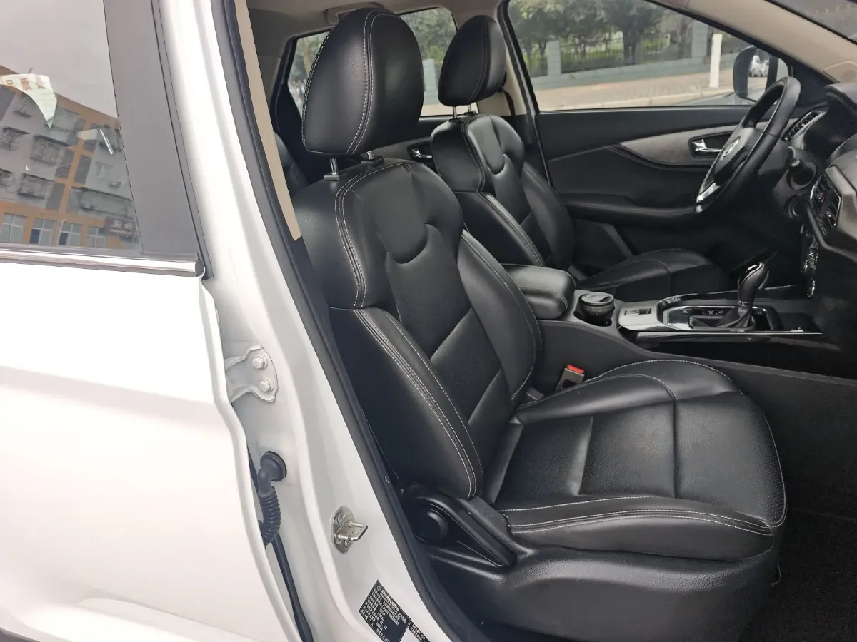 2018 DongFeng Fengon Fengon S560 1.8L 139HP L4 CVT,autocango,china used car exporter,china ev exporter,chinese used car exporter,chinese used ev exporter