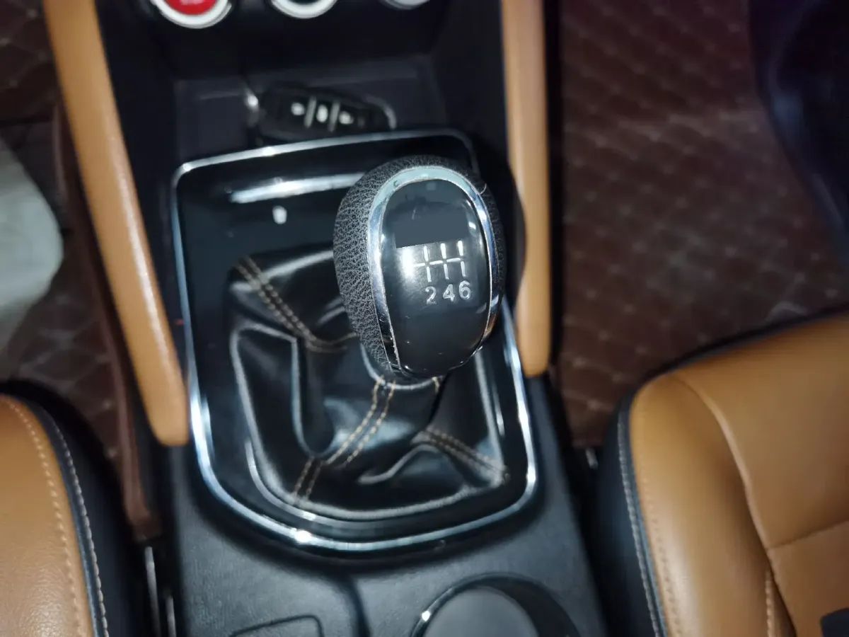 2017 ChangAn Oshan CX70 1.5T 150HP L4 6MT,autocango,china used car exporter,china ev exporter,chinese used car exporter,chinese used ev exporter