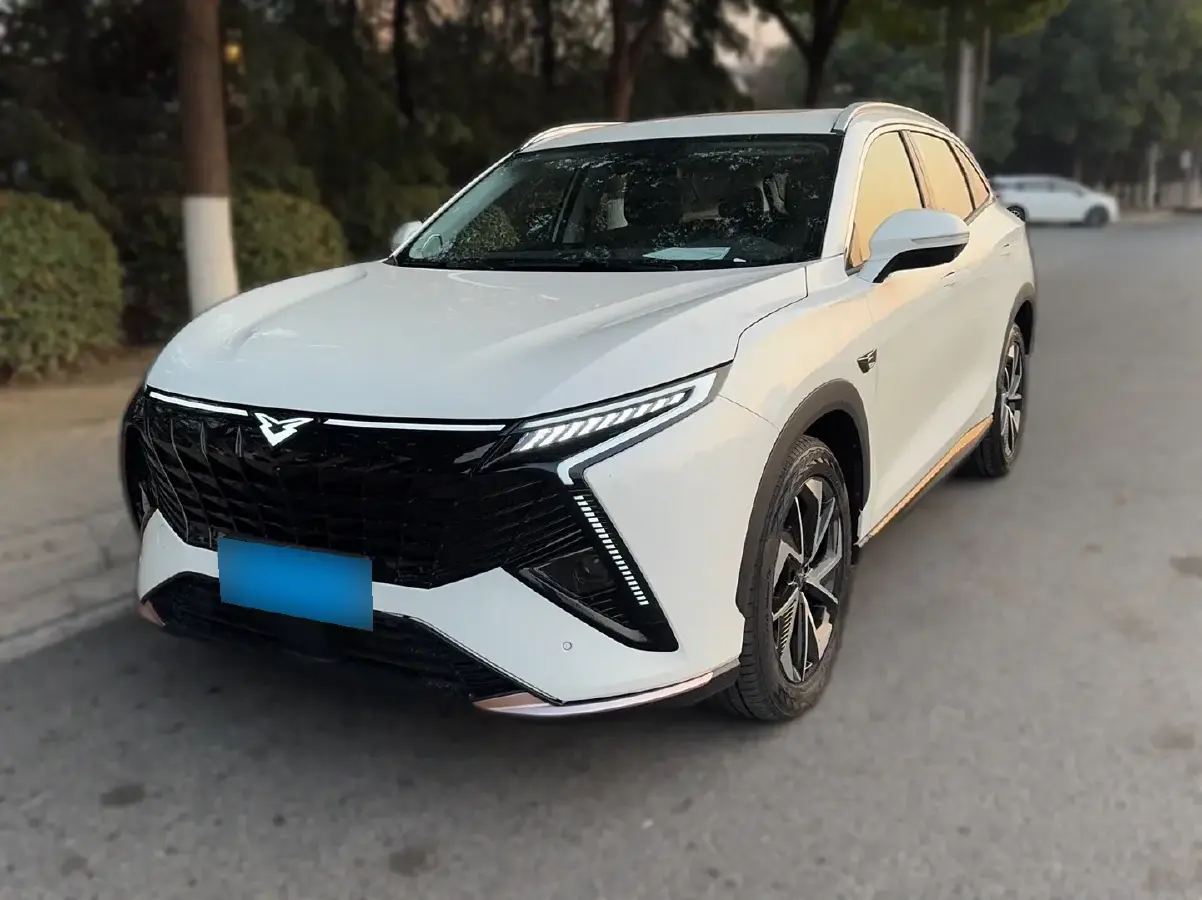 2023 KaiYi KunLun 2.0T 254HP L4 7DCT