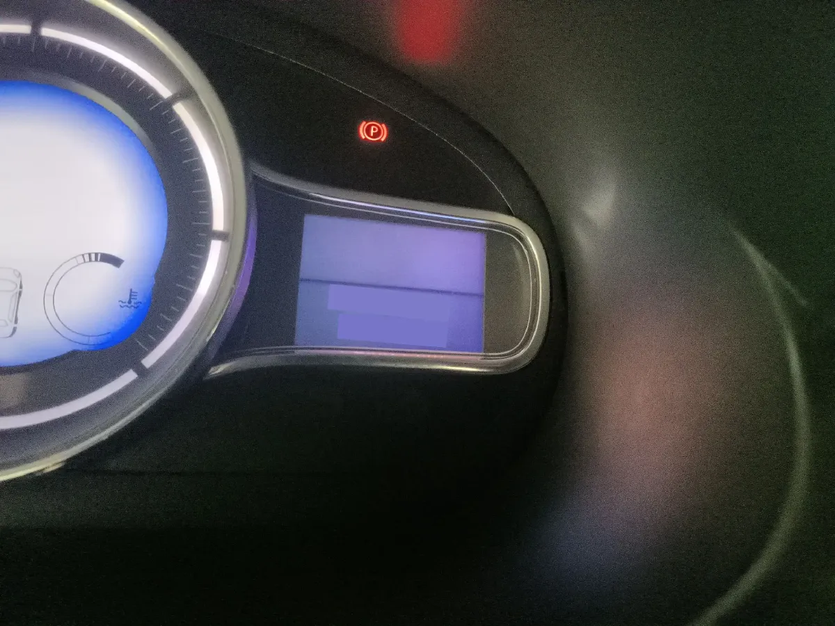 2013 Renault Fluence 2.0L 137HP L4 CVT,autocango,china used car exporter,china ev exporter,chinese used car exporter,chinese used ev exporter