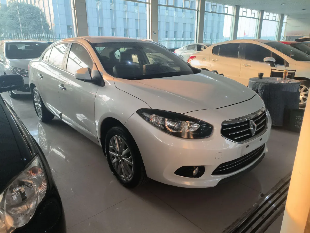 2013 Renault Fluence 2.0L 137HP L4 CVT,autocango,china used car exporter,china ev exporter,chinese used car exporter,chinese used ev exporter