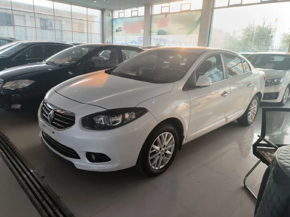 2013 Renault Fluence 2.0L 137HP L4 CVT,autocango,china used car exporter,china ev exporter,chinese used car exporter,chinese used ev exporter