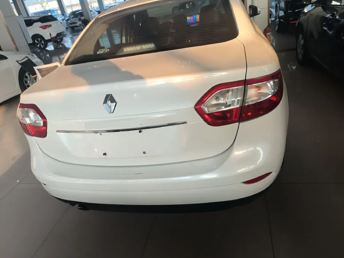 2013 Renault Fluence 2.0L 137HP L4 CVT,autocango,china used car exporter,china ev exporter,chinese used car exporter,chinese used ev exporter