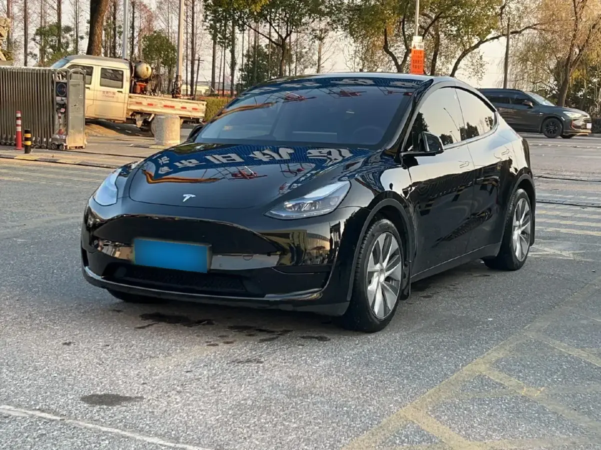 2022 Tesla Model Y BEV 60KWH