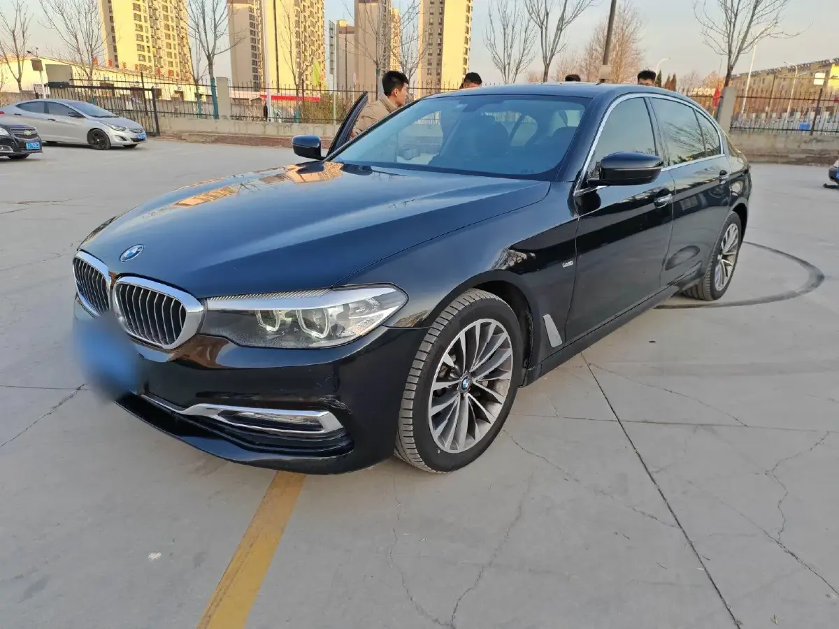 2018 BMW 5 Series 2.0T 252HP L4 8AT