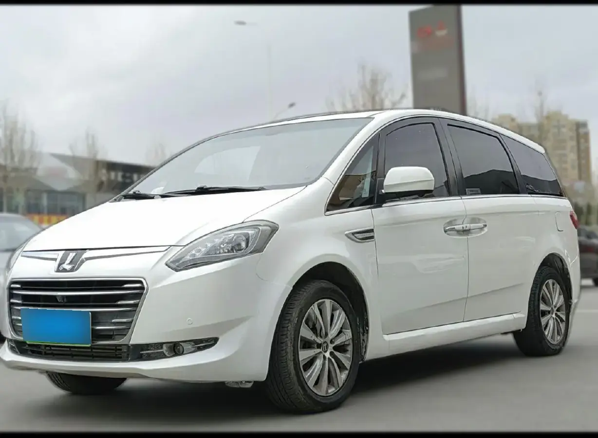 2016 Luxgen Grand 7 MPV 2.2T 201HP L4 6AT