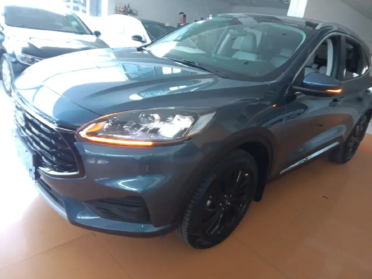 2024 Ford Escape 2.0T 248HP L4 8AT