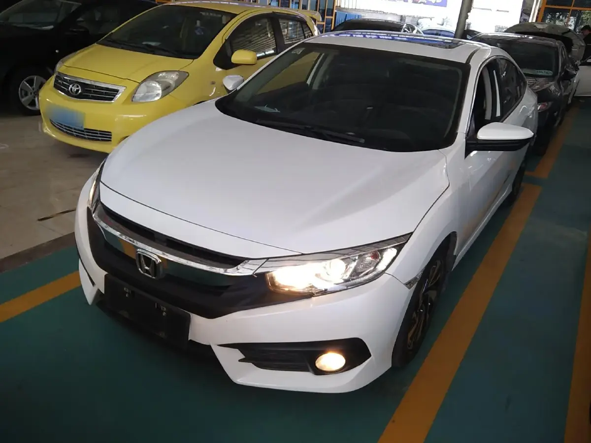 2016 Honda Civic 1.5T 177HP L4 CVT