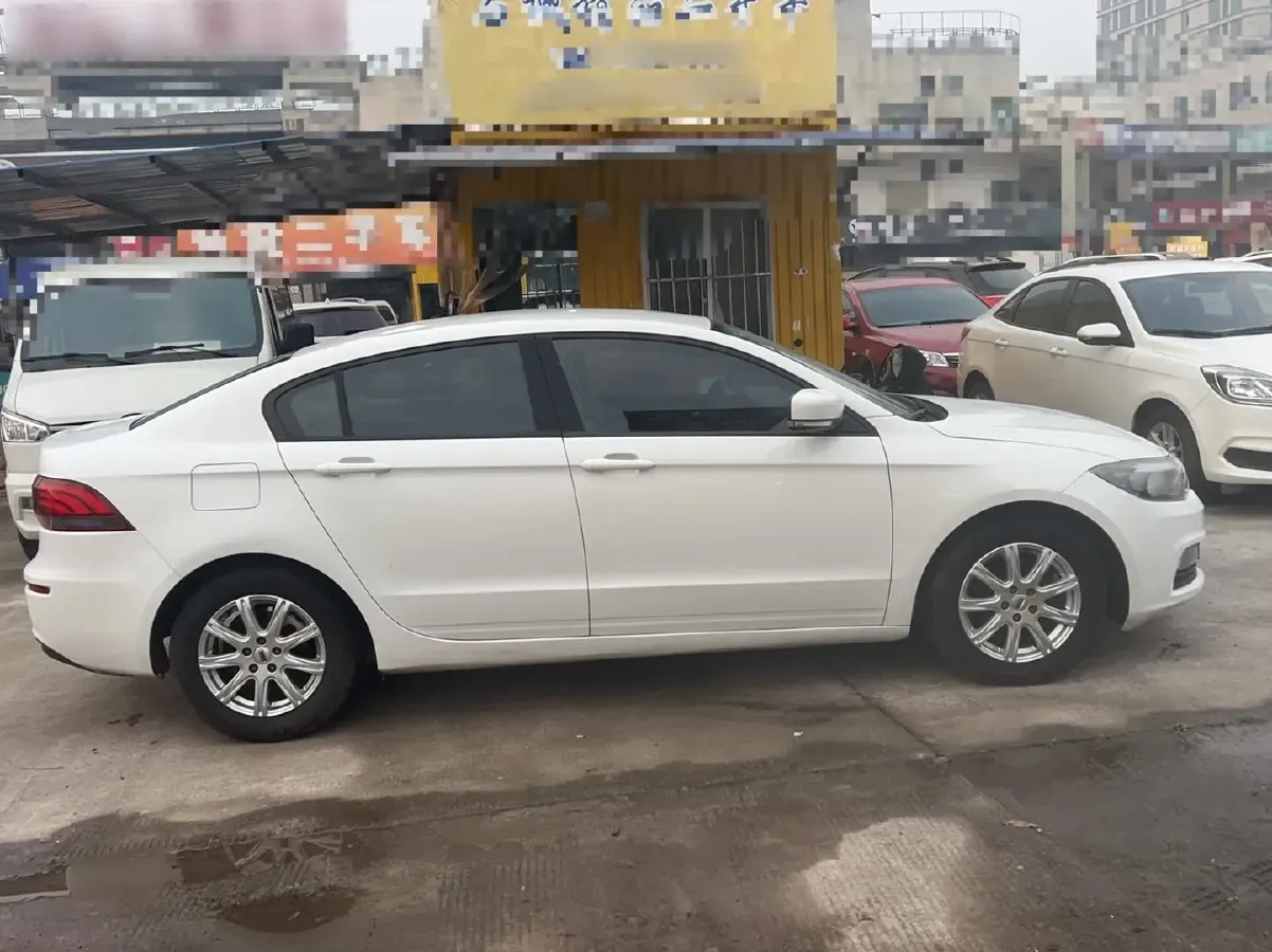 2018 Qoros 3 1.6L 126HP L4 6DCT,autocango,china used car exporter,china ev exporter,chinese used car exporter,chinese used ev exporter