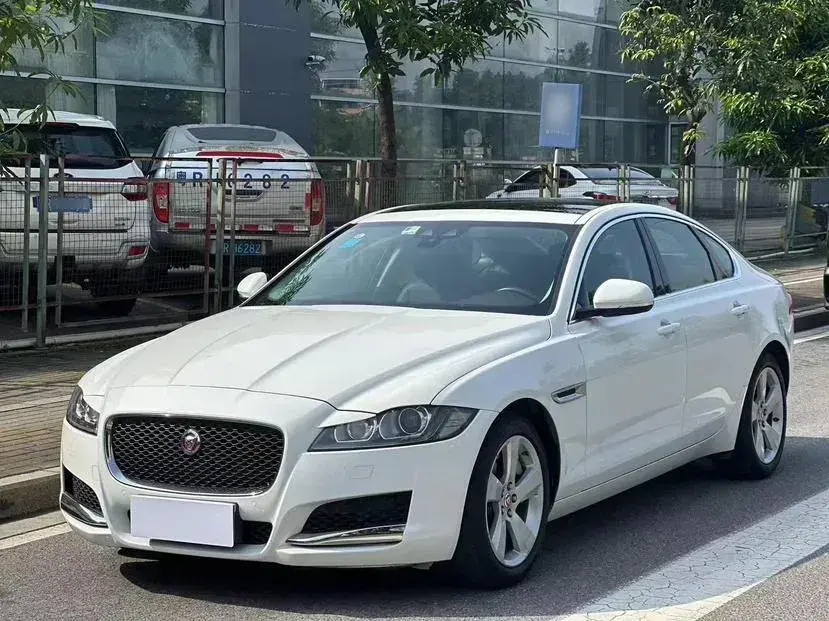 2015 Jaguar XE 3.0T 340HP V6 8AT