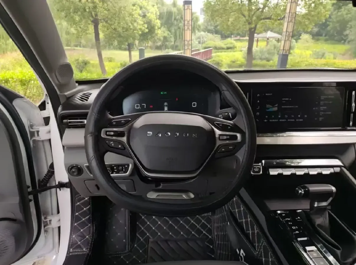 2020 BaoJun RC-5 1.5T 147HP L4 CVT,autocango,china used car exporter,china ev exporter,chinese used car exporter,chinese used ev exporter