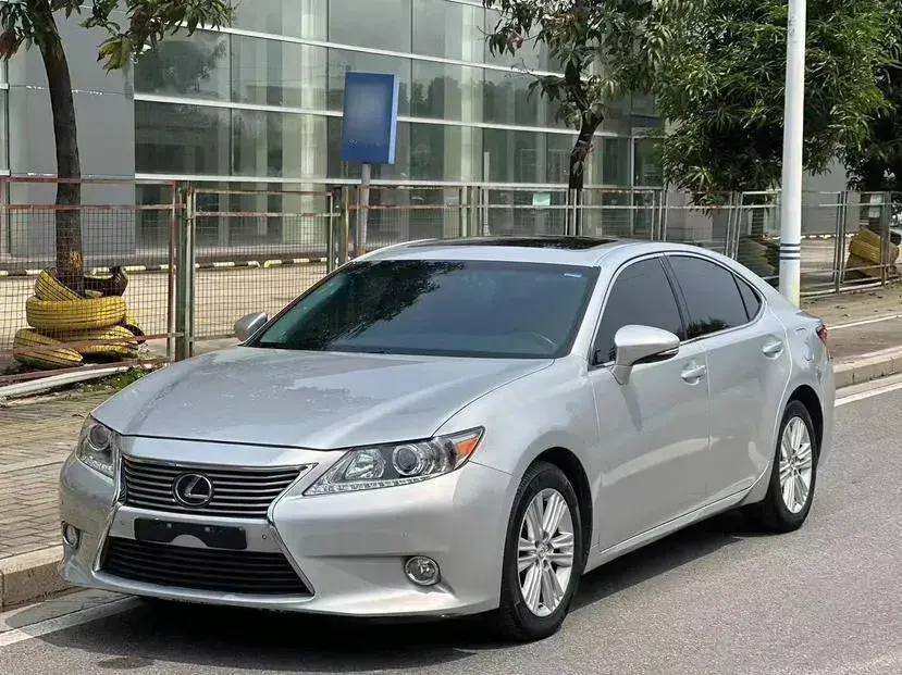 2013 Lexus ES 2.5L 184HP L4 6AT