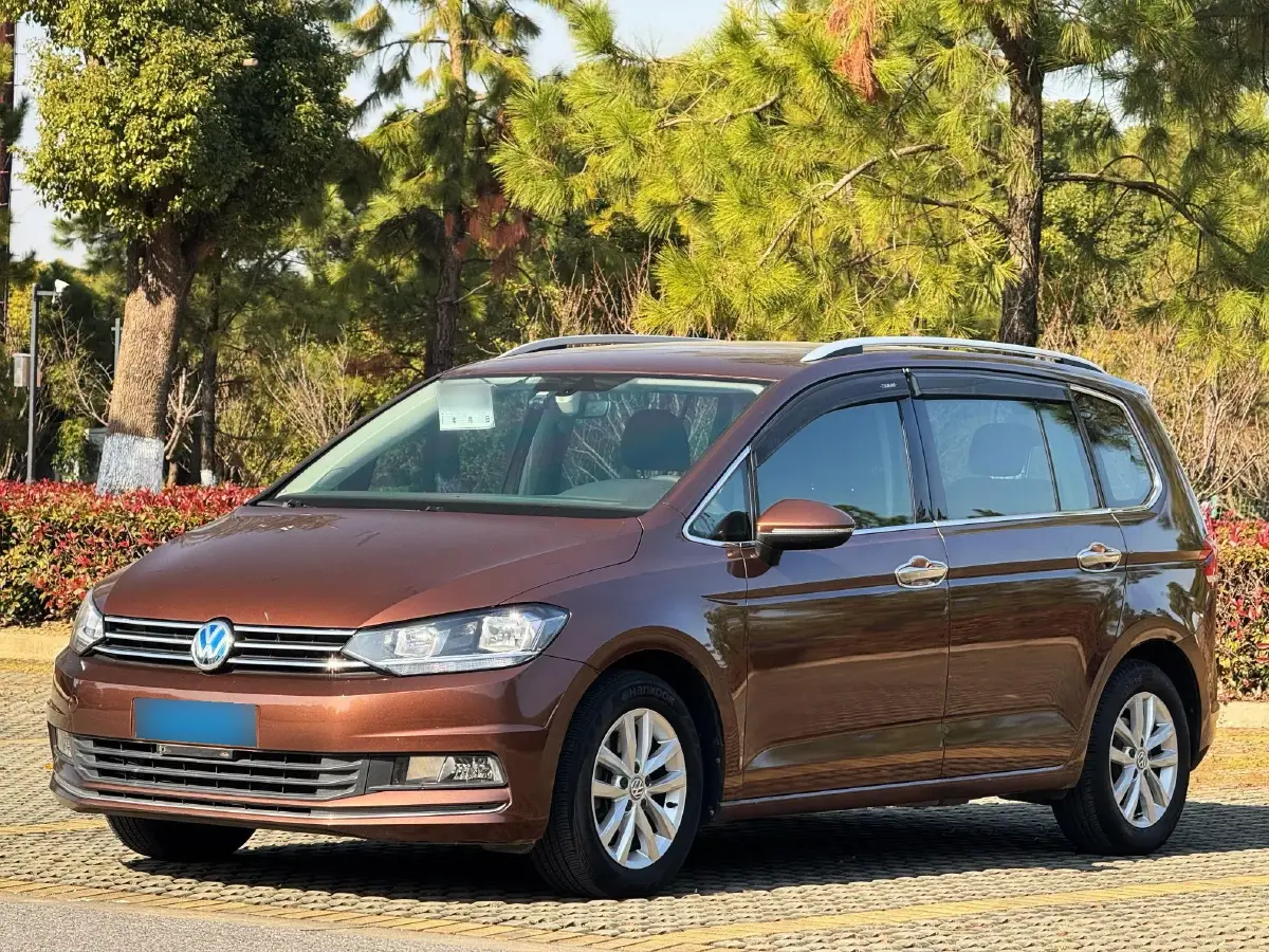 2016 Volkswagen Touran 1.4T 150HP L4 7DCT