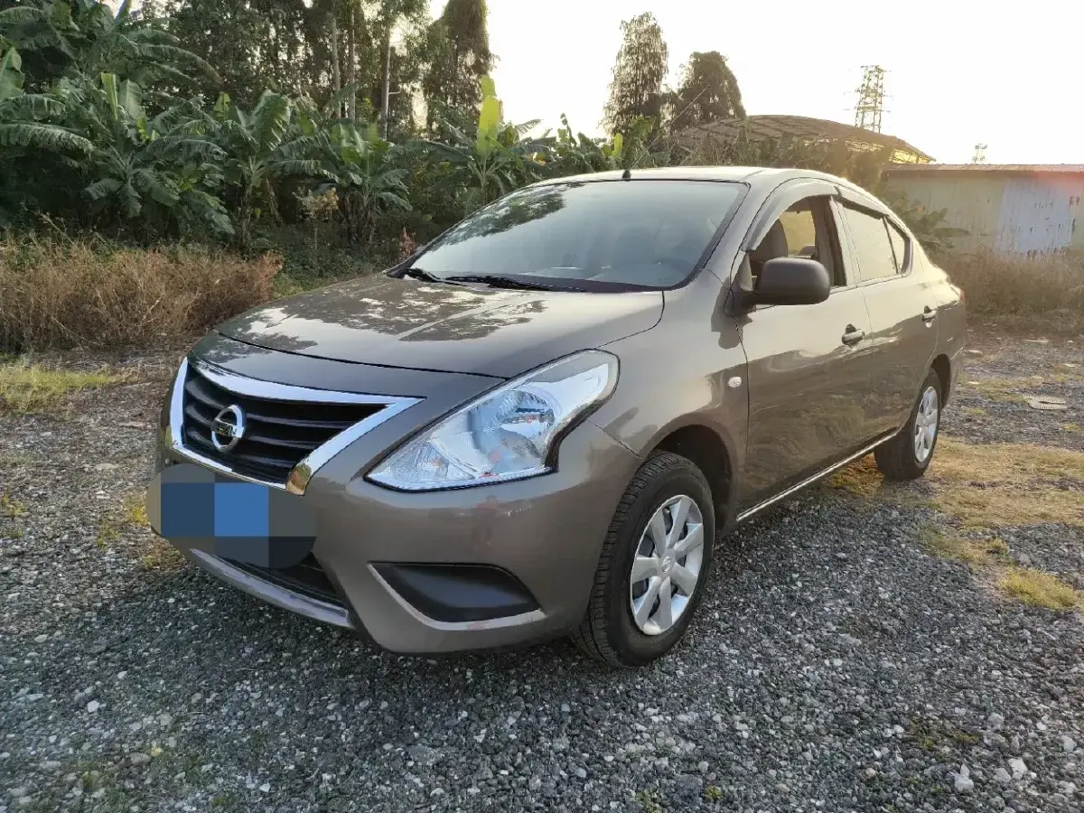 2015 Nissan Sunny 1.5L 112HP L4 5MT