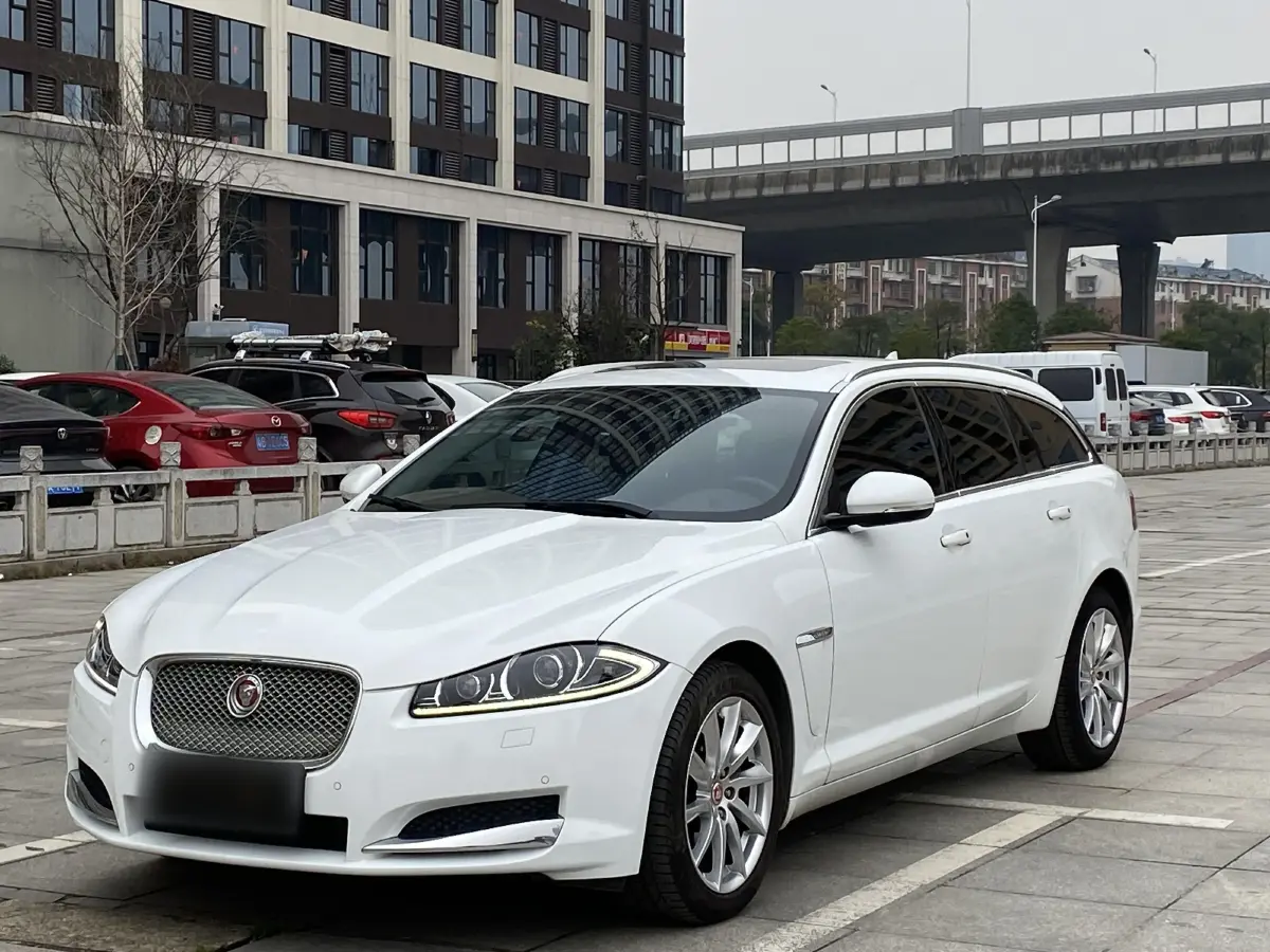 2015 Jaguar XF 2.0T 240HP L4 8AT