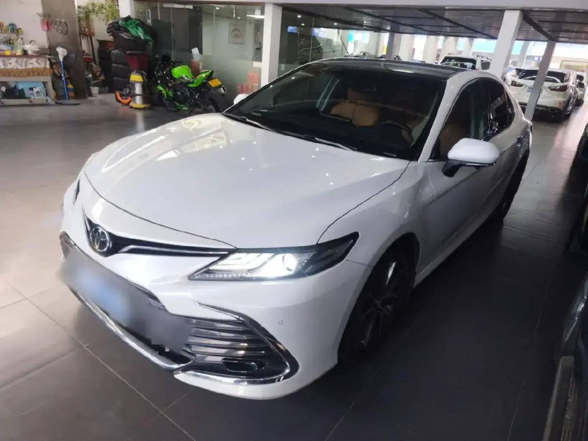 2021 Toyota Camry 2.5L 209HP L4 8AT