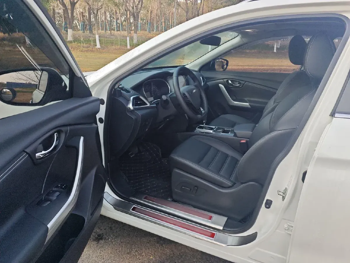 2018 Venucia T90 2.0L 144HP L4 CVT,autocango,china used car exporter,china ev exporter,chinese used car exporter,chinese used ev exporter