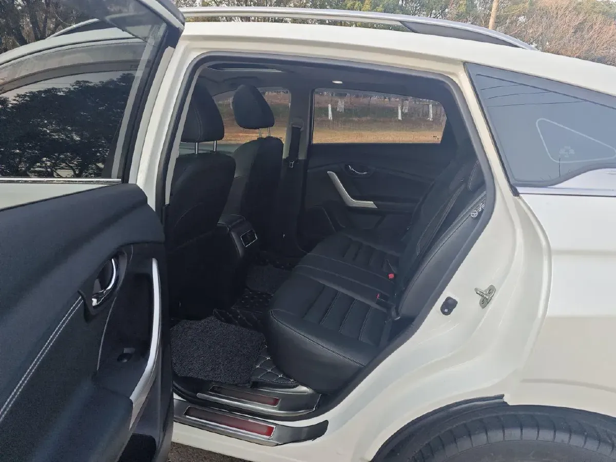 2018 Venucia T90 2.0L 144HP L4 CVT,autocango,china used car exporter,china ev exporter,chinese used car exporter,chinese used ev exporter