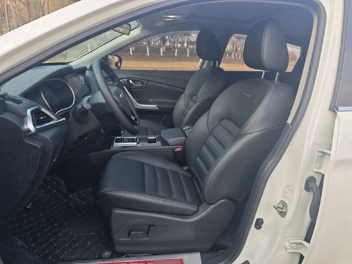 2018 Venucia T90 2.0L 144HP L4 CVT,autocango,china used car exporter,china ev exporter,chinese used car exporter,chinese used ev exporter