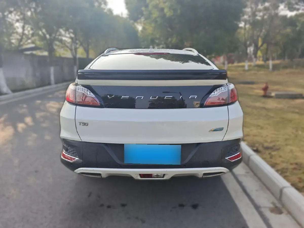 2018 Venucia T90 2.0L 144HP L4 CVT,autocango,china used car exporter,china ev exporter,chinese used car exporter,chinese used ev exporter
